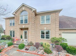 1803 Winged Foot Ct, Jeffersonville, IN 47130