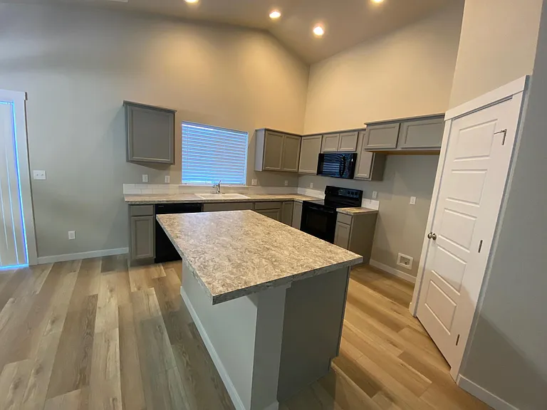 2882 N Klemmer Ave — Photo 4