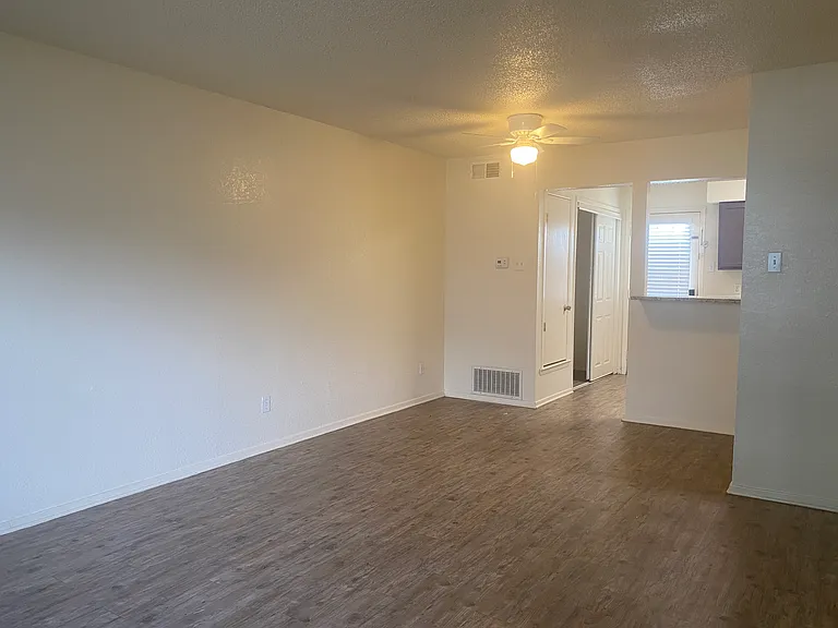 2826 Wimbledon Ct #B — Photo 10