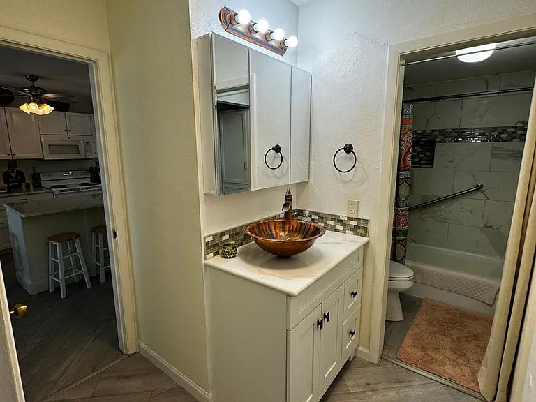 315 Park Lake Blvd #411 — Photo 7