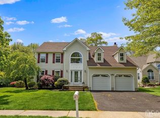 17 Kristen Ct, Matawan, NJ