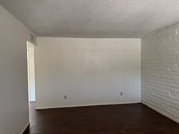 5th image of 1203 E Elm St
