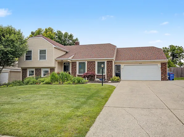 1823 S Norwalk Dr SE, Grand Rapids, MI 49508