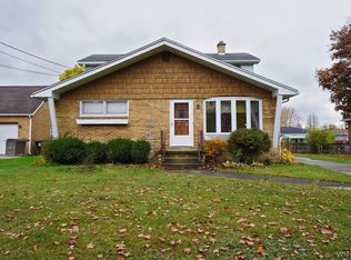 55 S Irwinwood Rd, Lancaster, NY 14086