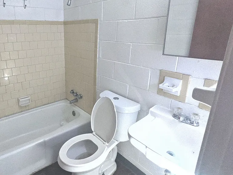 441 S Seale Rd #4 — Photo 11