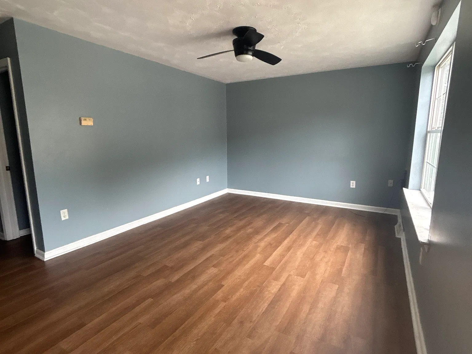 3 bed, 3.5 bath, 1320 sqft, $2,195 — Photo 3