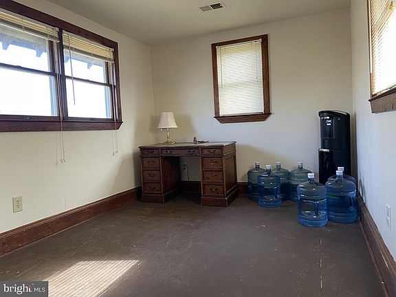 5th image of 6591 Acorn Farm Ln