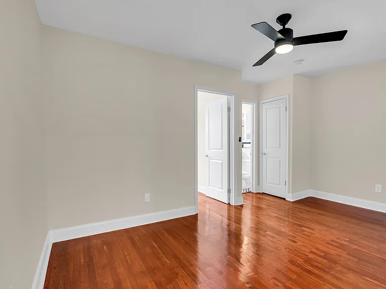 430 Missouri Ave N #W — Photo 18