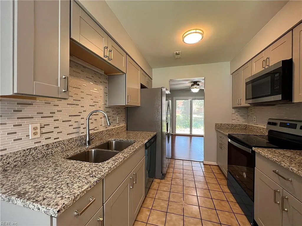 Oak Moss Ct #4025 (S.W) - 1 — Photo 4
