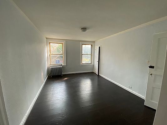4th image of 43-17 Skillman Ave #2