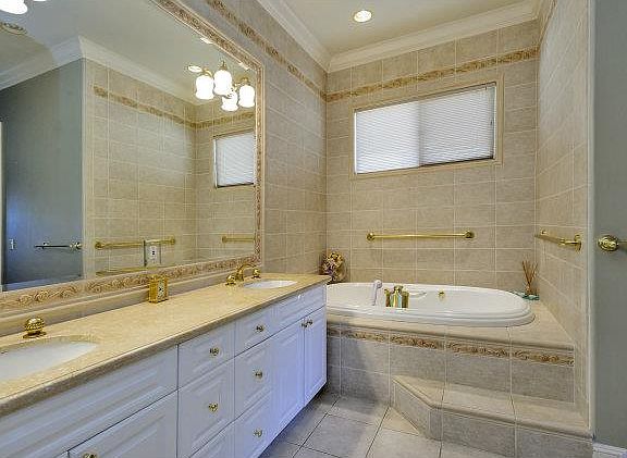 2nd image of 2113 Hillside Dr