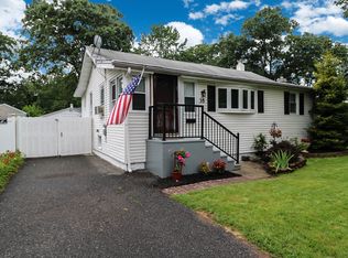 35 Woodland Rd, Spotswood, NJ 08884