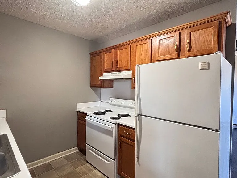 River Valley Apartments — Photo 19