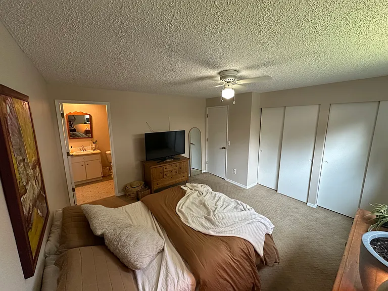 20754 Canterbury Ct — Photo 11