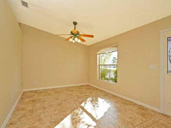 5th image of 1792 Laramie Cir