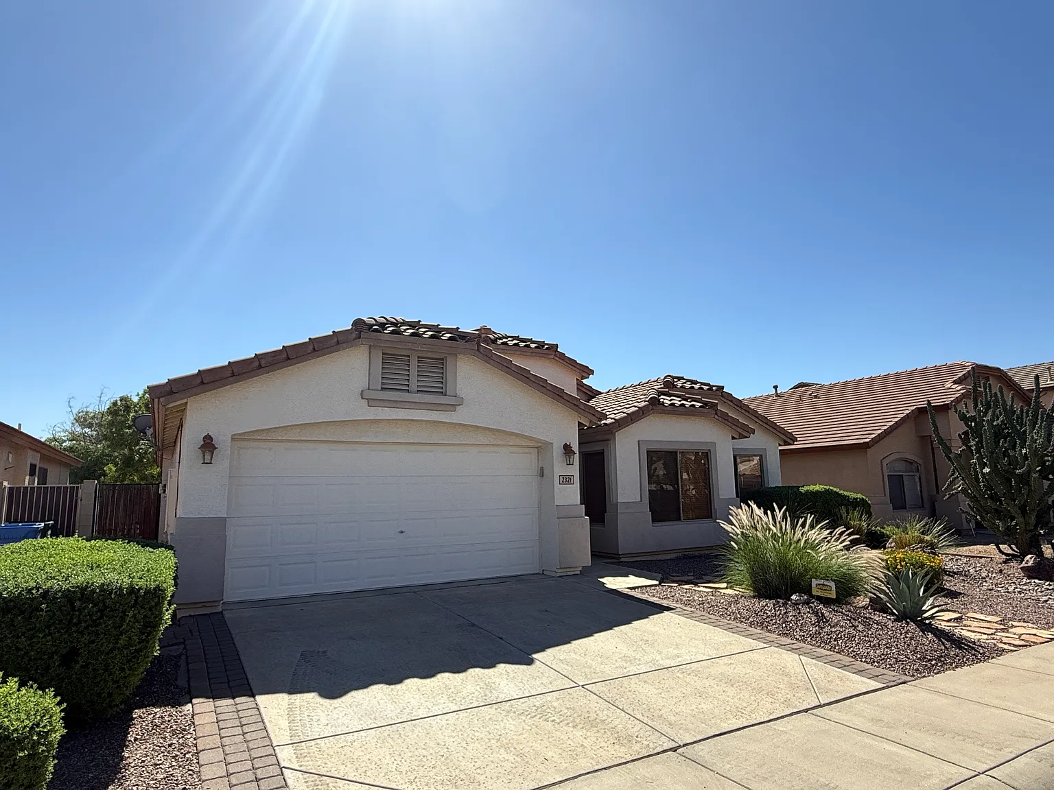 3 bed, 1922 sqft, $2,195 — Photo 3