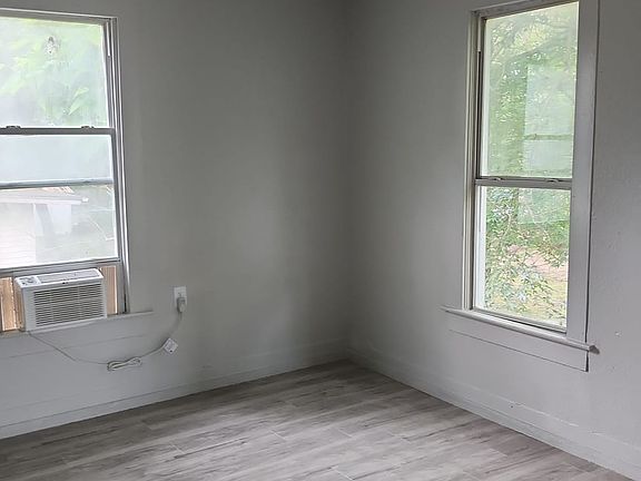4th image of 1106 Hearon St #2