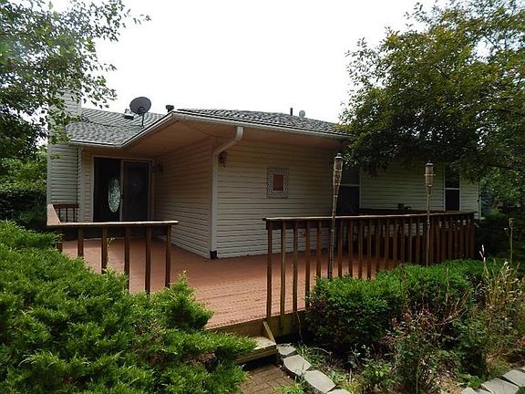 3rd image of 118 Cross Creek Ln