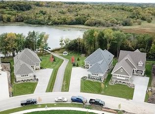 6674 Waterford Ln, Excelsior, MN 55331