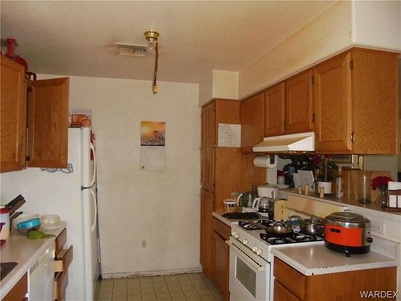 4th image of 1604 Lynn Dr