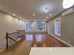 30-36 35th St #2, Astoria, NY 11103