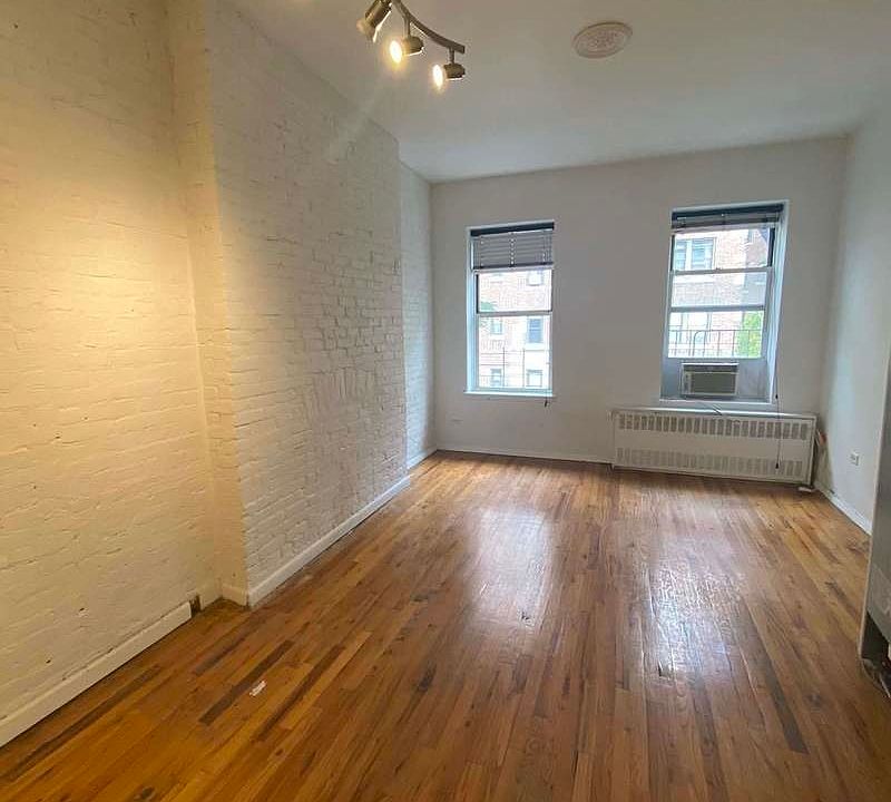 1st image of 152 E 83rd St #4E