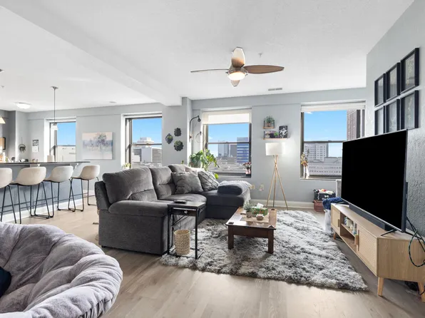 606 W Wisconsin Ave, Milwaukee, WI 53203