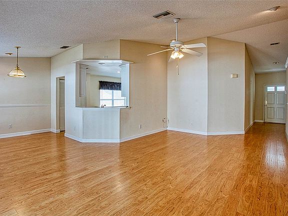 4th image of 10106 Sea Spray Pl