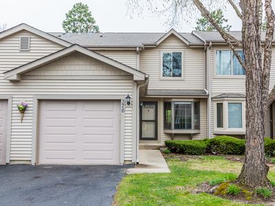 376 E Forest Knoll Dr, Palatine, IL, 60074