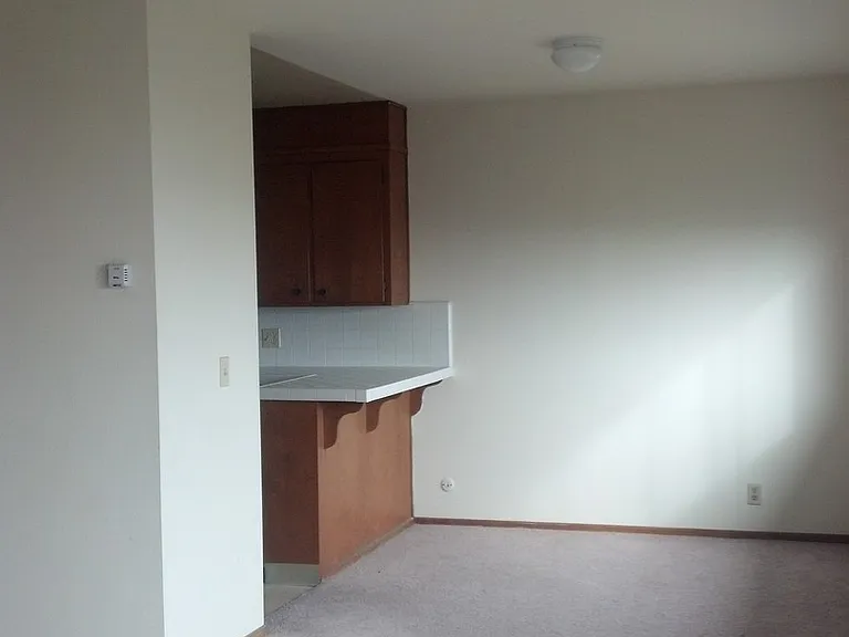 222 Laine St — Photo 15