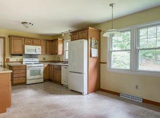 3 Abell Ave, Ipswich, MA 01938