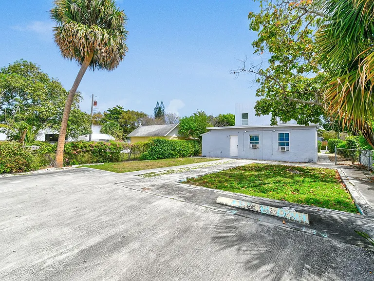 3721 Henry Ave — Photo 32