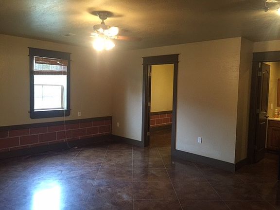 4th image of 17 Highland Cove Dr