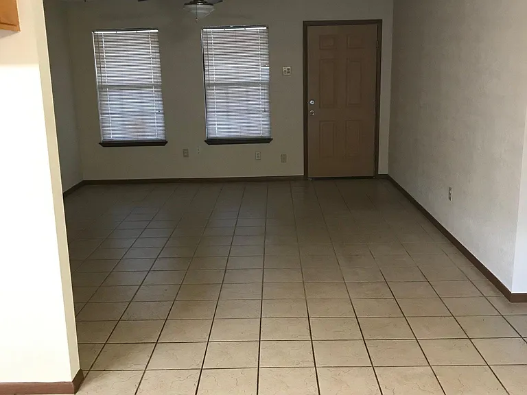 705 Possum Trot St — Photo 10