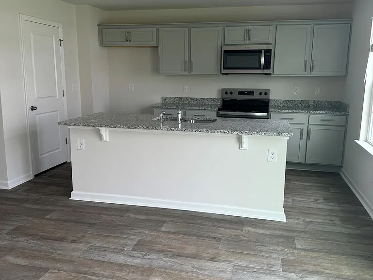 2225 Montalvan Dr — Photo 5