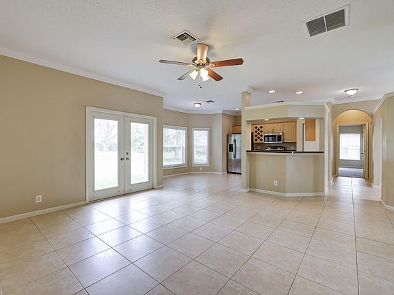 3rd image of 445 SW Duval Avenue