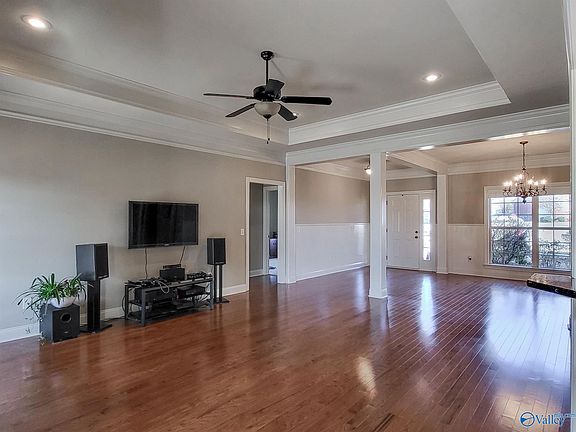5th image of 108 Misty Creek Cir