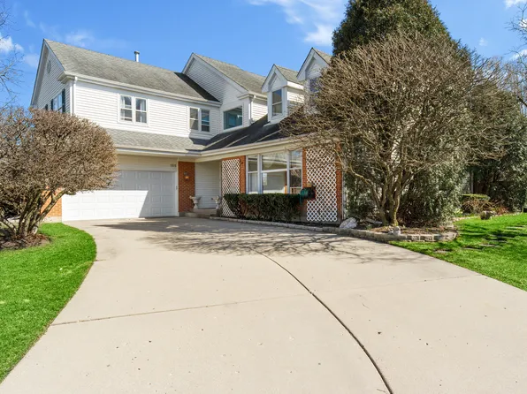 155 Chapel Oaks Dr, Buffalo Grove, IL 60089