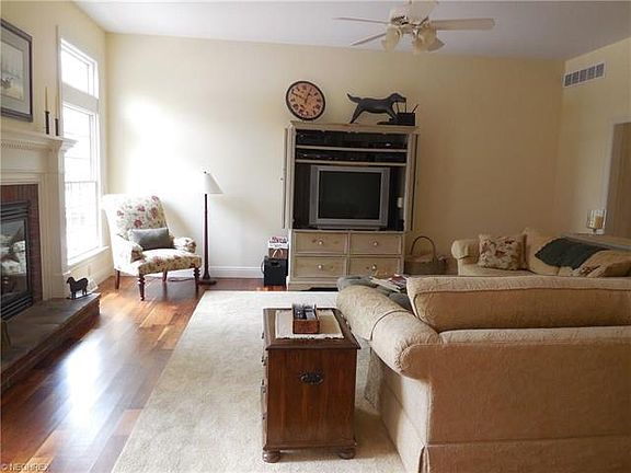 5th image of 131 Laurel Hills Ln