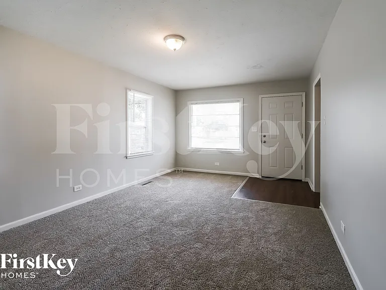 703 Porter St — Photo 4