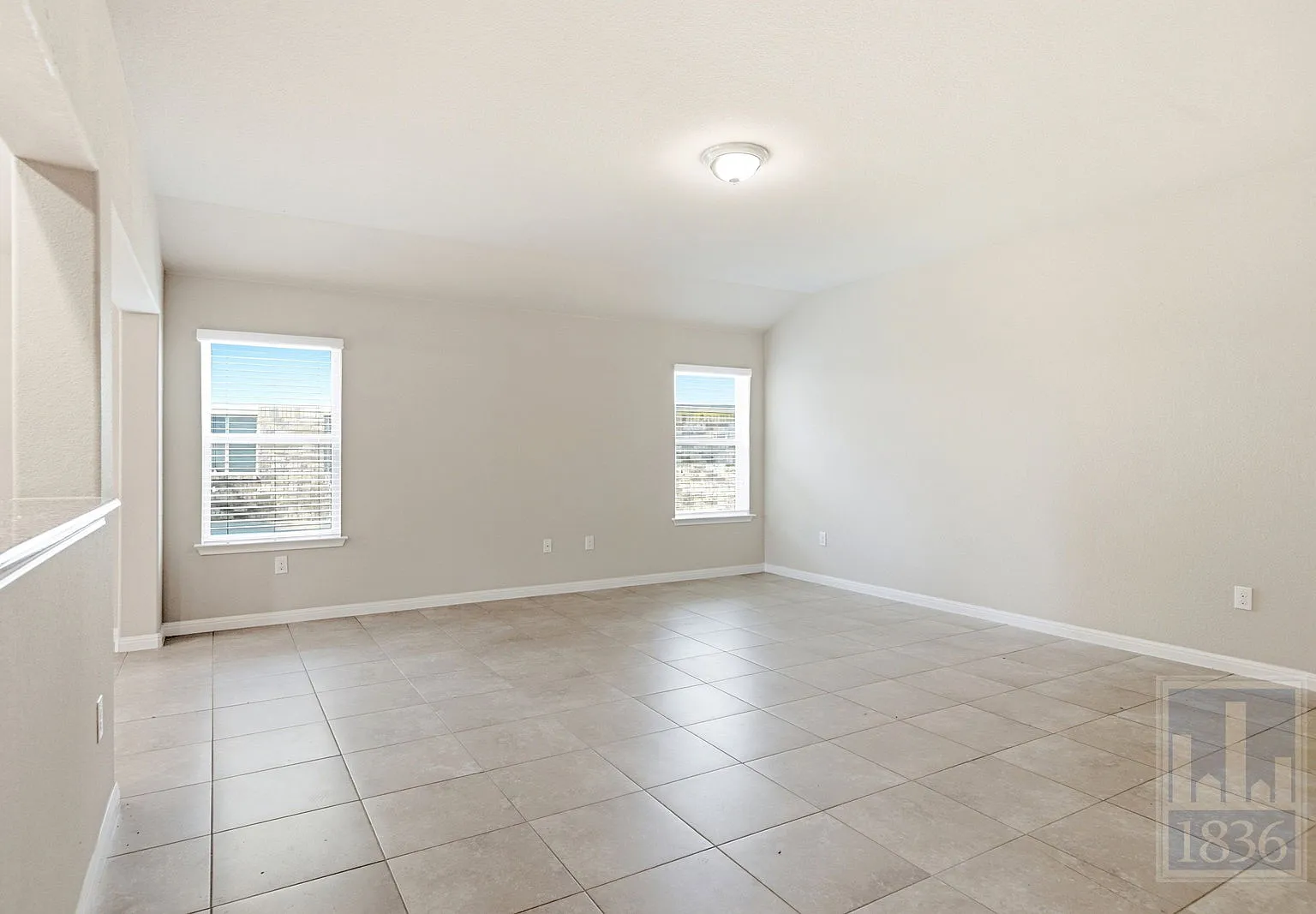 3 bed, 2.0 bath, 1613 sqft, $2,200 — Photo 4