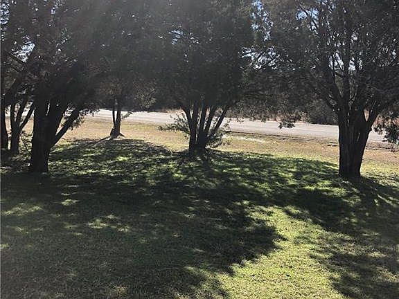 3rd image of 452 Lakeview Dr