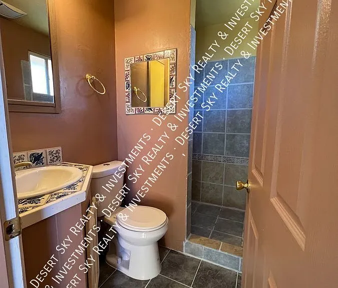 1125 Luna St #B — Photo 9