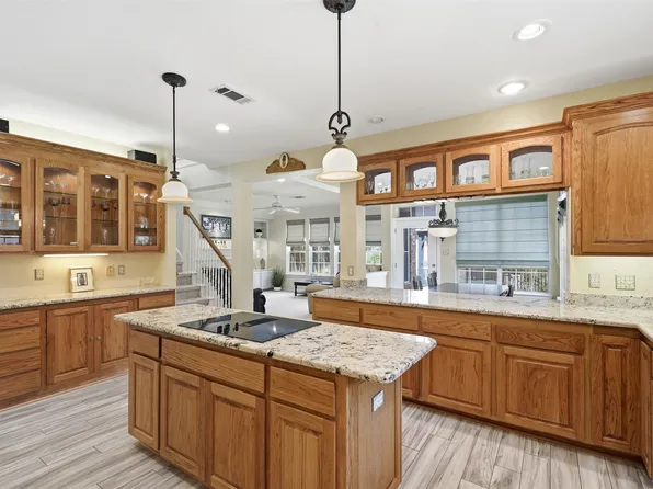 4113 Williams Ct, Grapevine, TX 76051