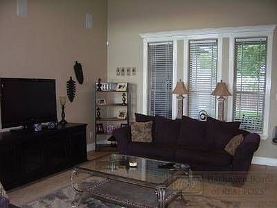 4th image of 2718 Christians Cir