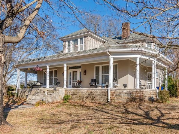 320 N Main St, Cornersville, TN 37047