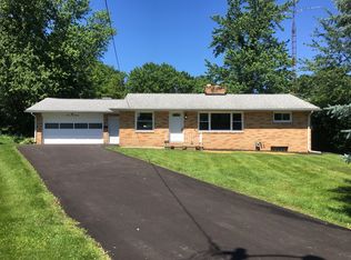 2415 Greg Cir NW, Canton, OH 44708