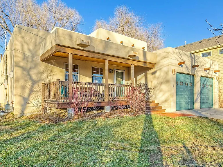1822 Jefferson Ave — Photo 1