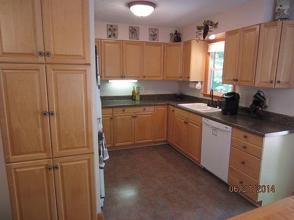 3rd image of 16203 Genie Dr NW
