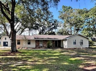 2410 Lochwood Dr, Valdosta, GA 31601